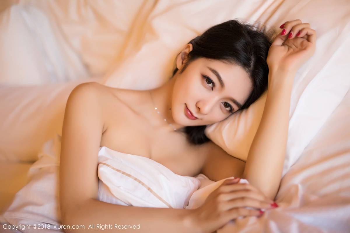 秀人网性感女神Angela小热巴美胸长腿粉红真空睡衣私房写真-42