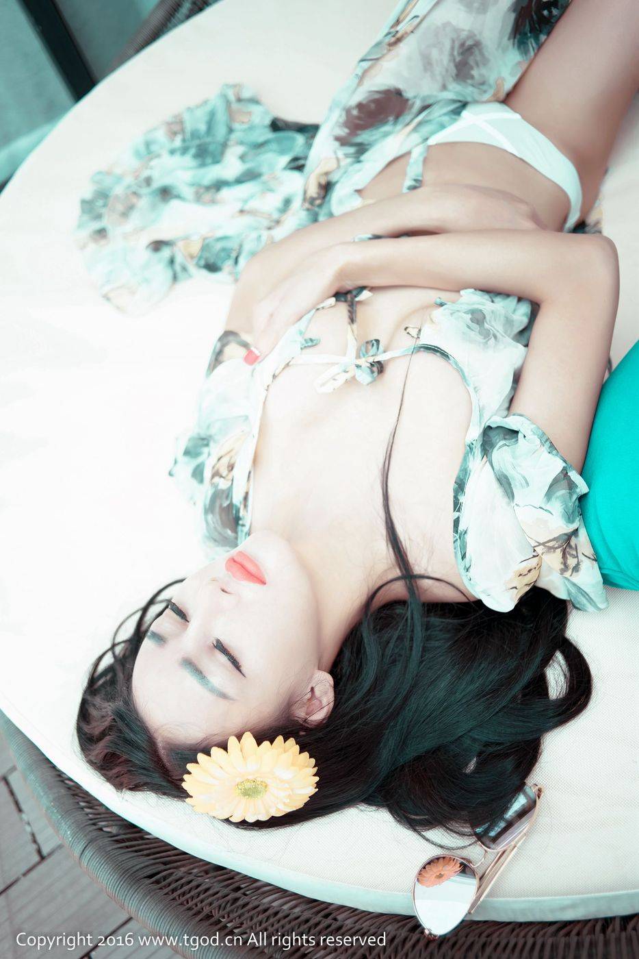 推女神美女模特婕西儿Jessie性感翘臀大长腿越南芽庄旅拍-17