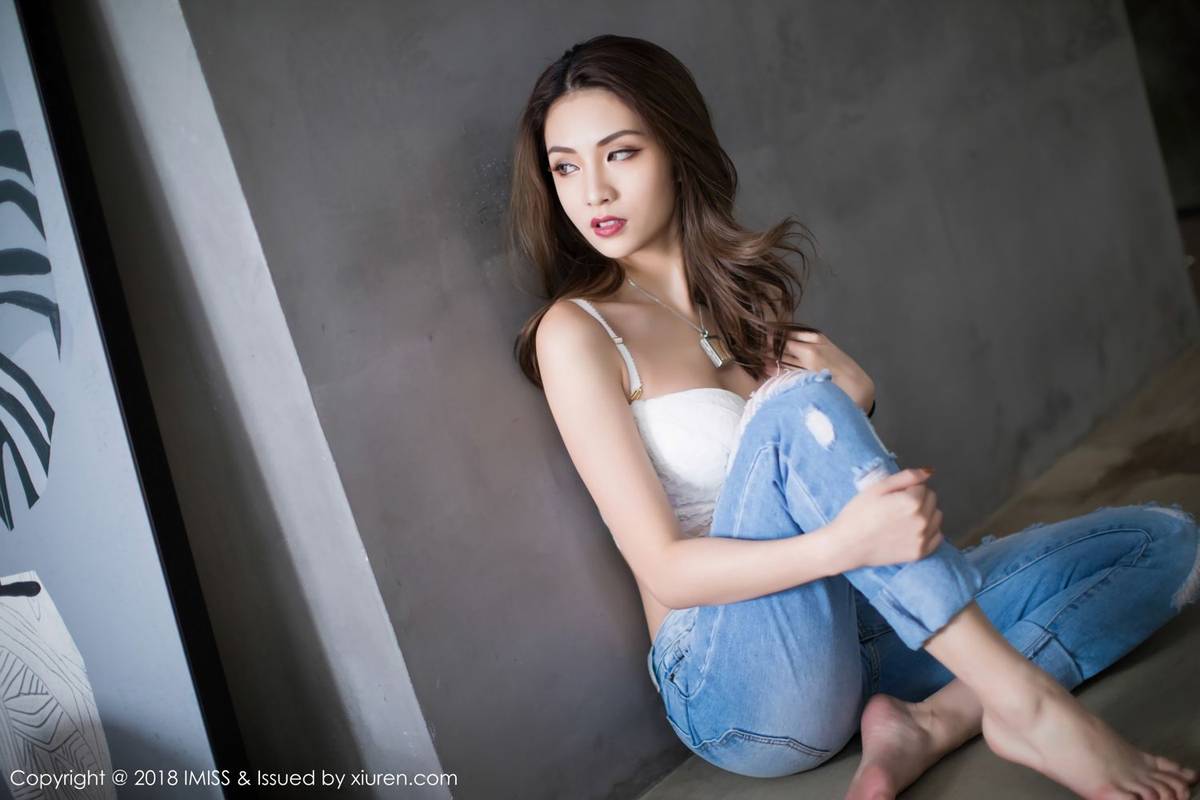 爱蜜社新人模特Arlie圆润翘臀豹纹内衣诱惑首套冷艳写真-34