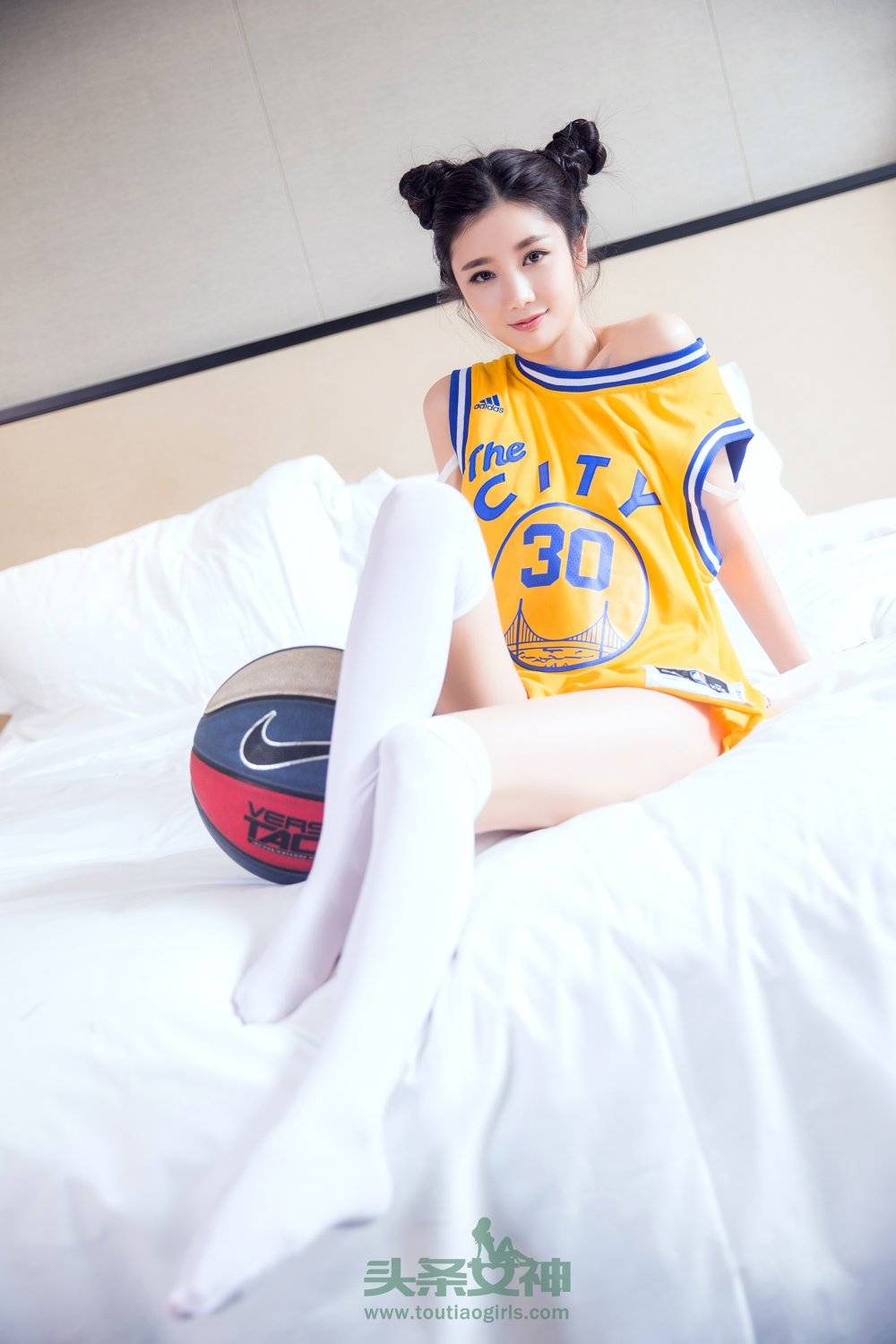 头条女神篮球宝贝苏凉库司令极品身材修长美腿私房写真-11