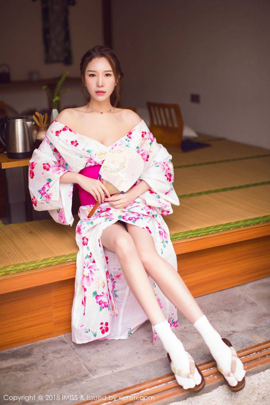 爱蜜社新人模特katrina浅紫色和服职场OL黑丝美腿首套写真-20