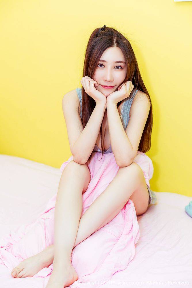 秀人网邻家美女美昕Yumi圆润爆乳修长美腿性感私房写真-35