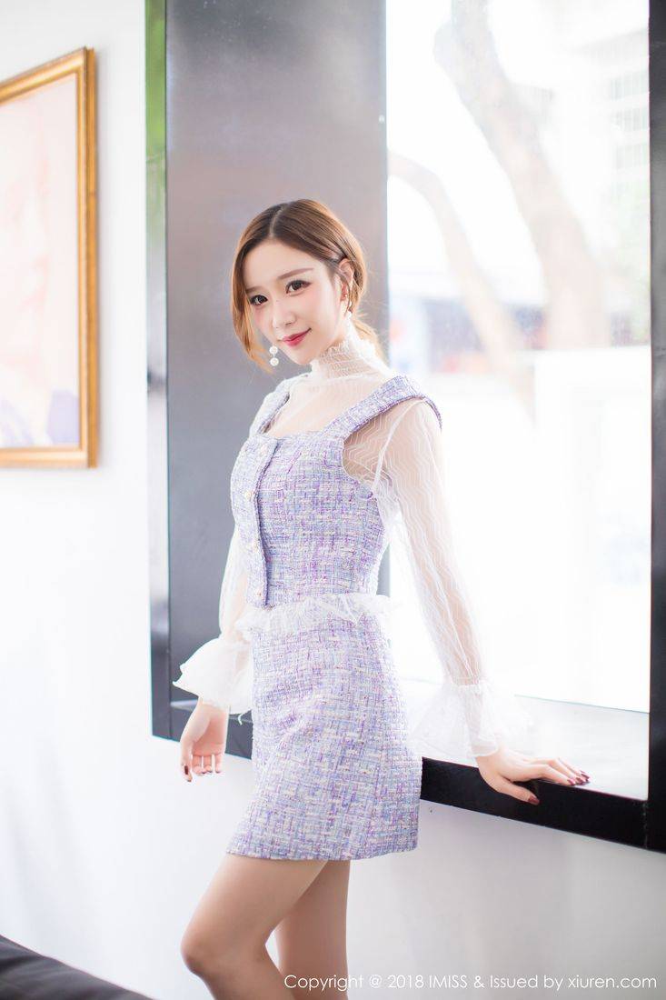 爱蜜社新人嫩模小琳泛红玉腮如玉雪肌内衣诱惑首套写真-23