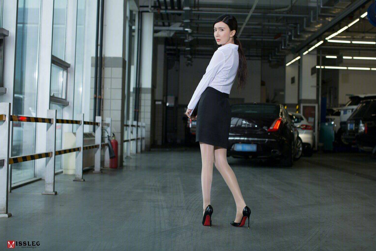 MISSLEG蜜丝美女模特赵智妍职场OL白衬衫丝袜美腿套图-27