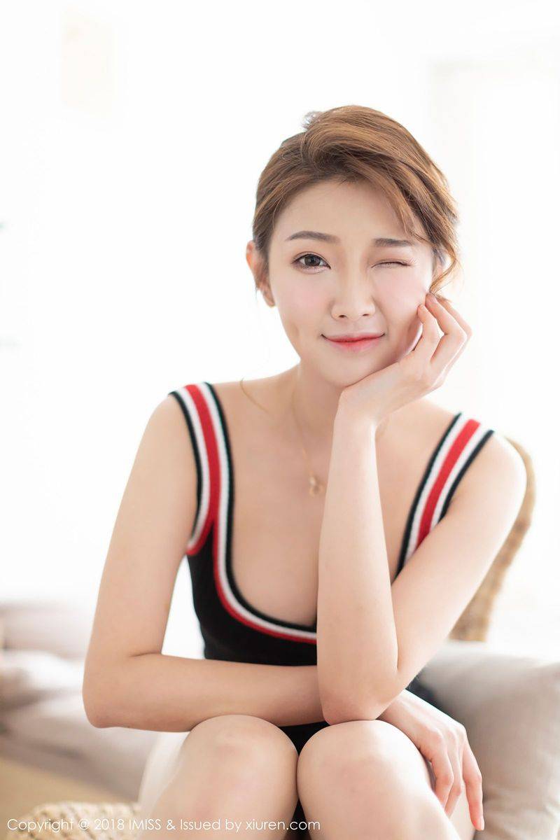 爱蜜社性感美女嫩模Bowie宝儿丝袜美腿内衣诱惑私房写真-32