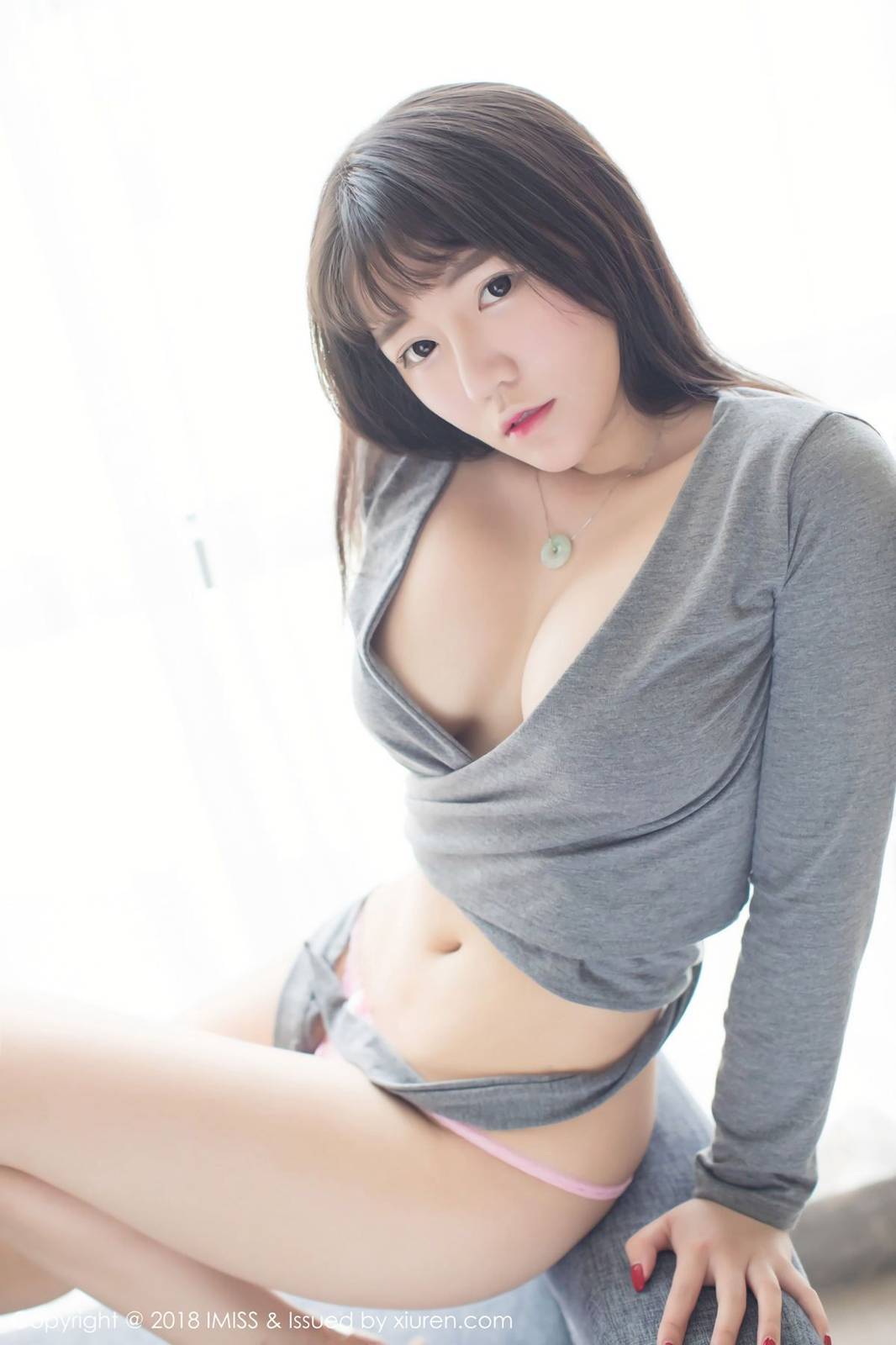 爱蜜社新人模特美蒂Melody童颜巨乳蕾丝内衣诱惑首套写真-4