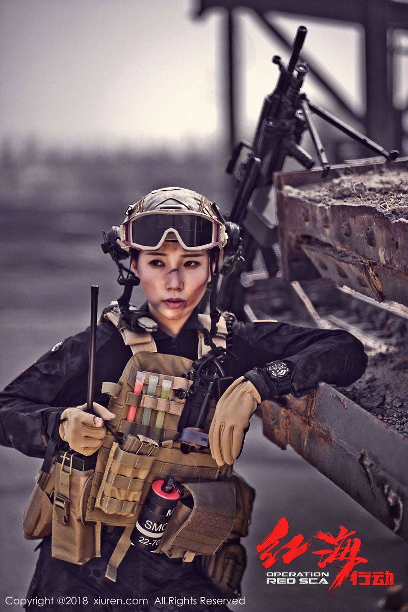 秀人网短发百变大美女枝恩白色深V浴衣玫瑰花瓣浴首套写真-52