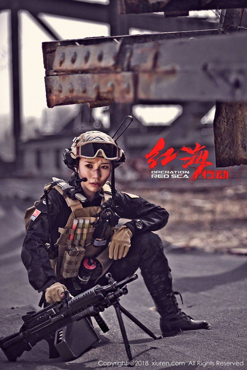 秀人网短发百变大美女枝恩白色深V浴衣玫瑰花瓣浴首套写真-53