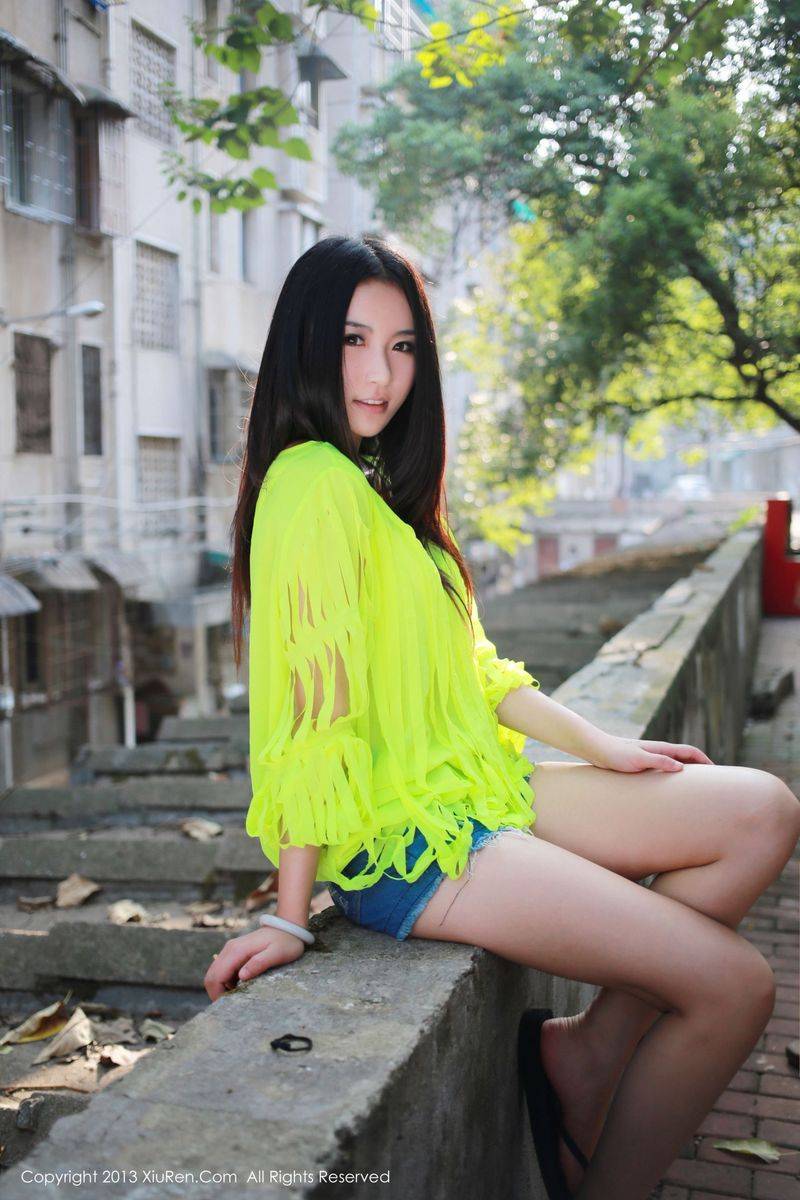 秀人网性感美女模特嘉依MOON丝袜美腿内衣诱惑私房美图