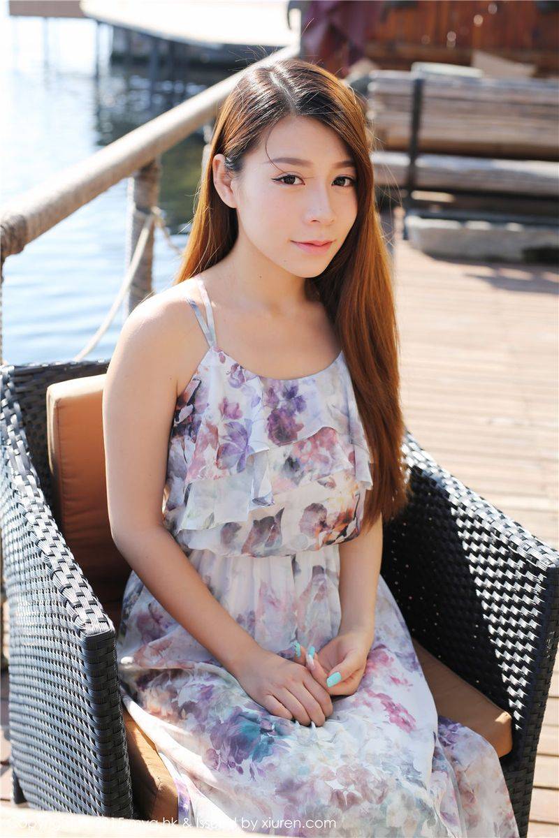 美媛馆清新美女vetiver嘉宝贝儿吊带长裙牛仔热裤大理旅拍-3