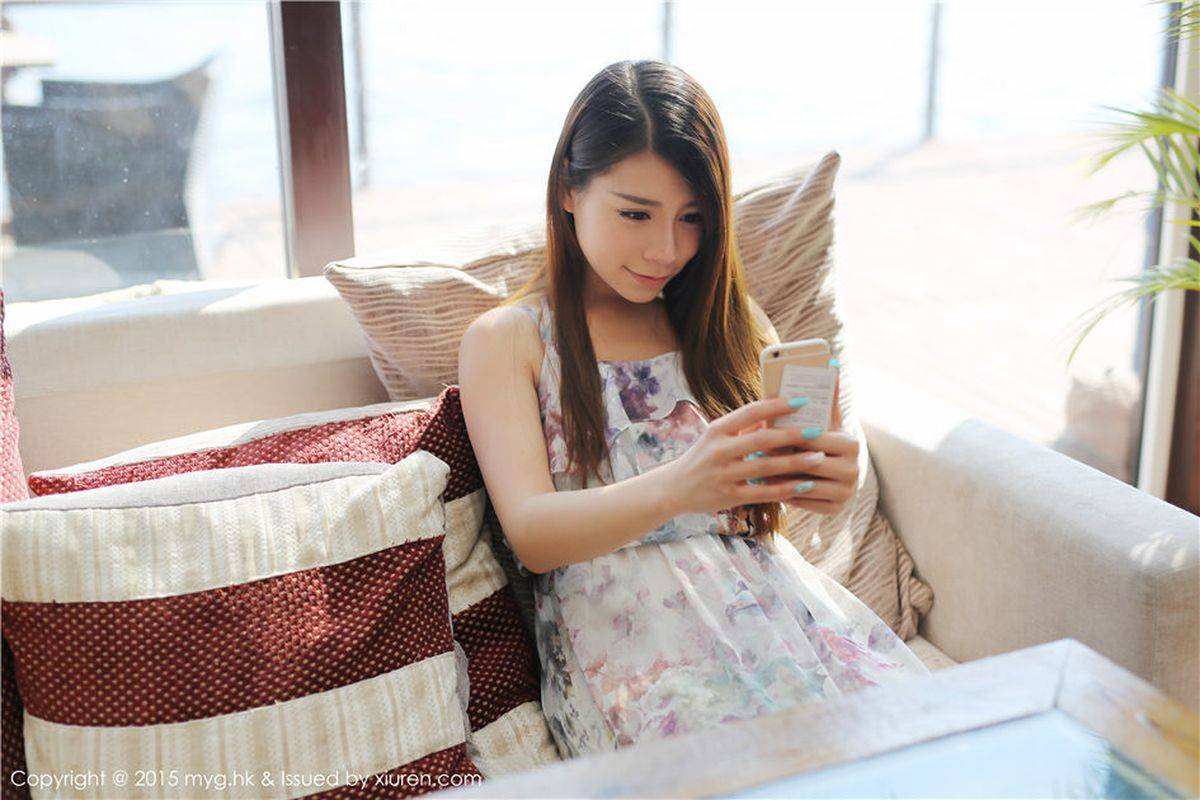 美媛馆清新美女vetiver嘉宝贝儿吊带长裙牛仔热裤大理旅拍-37