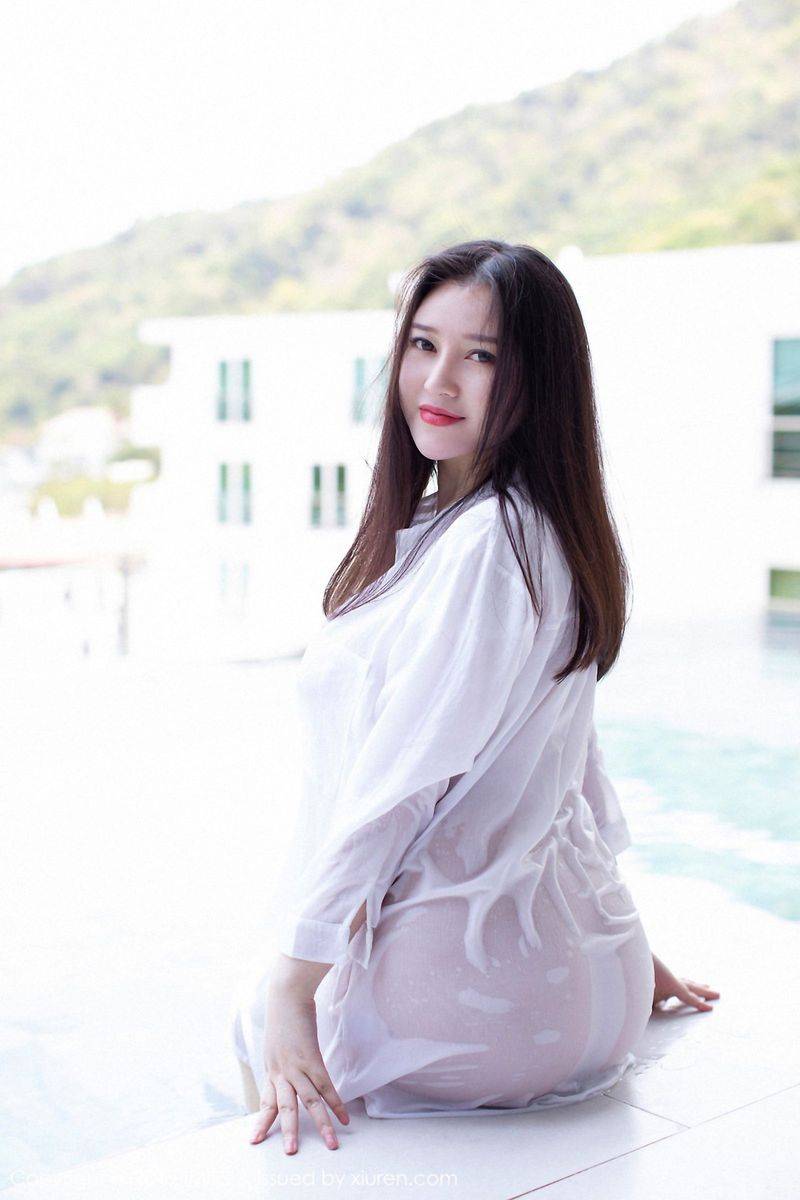 爱蜜社欧派女神恩一白衬衫黑丝美腿湿身诱惑普吉岛旅拍-22