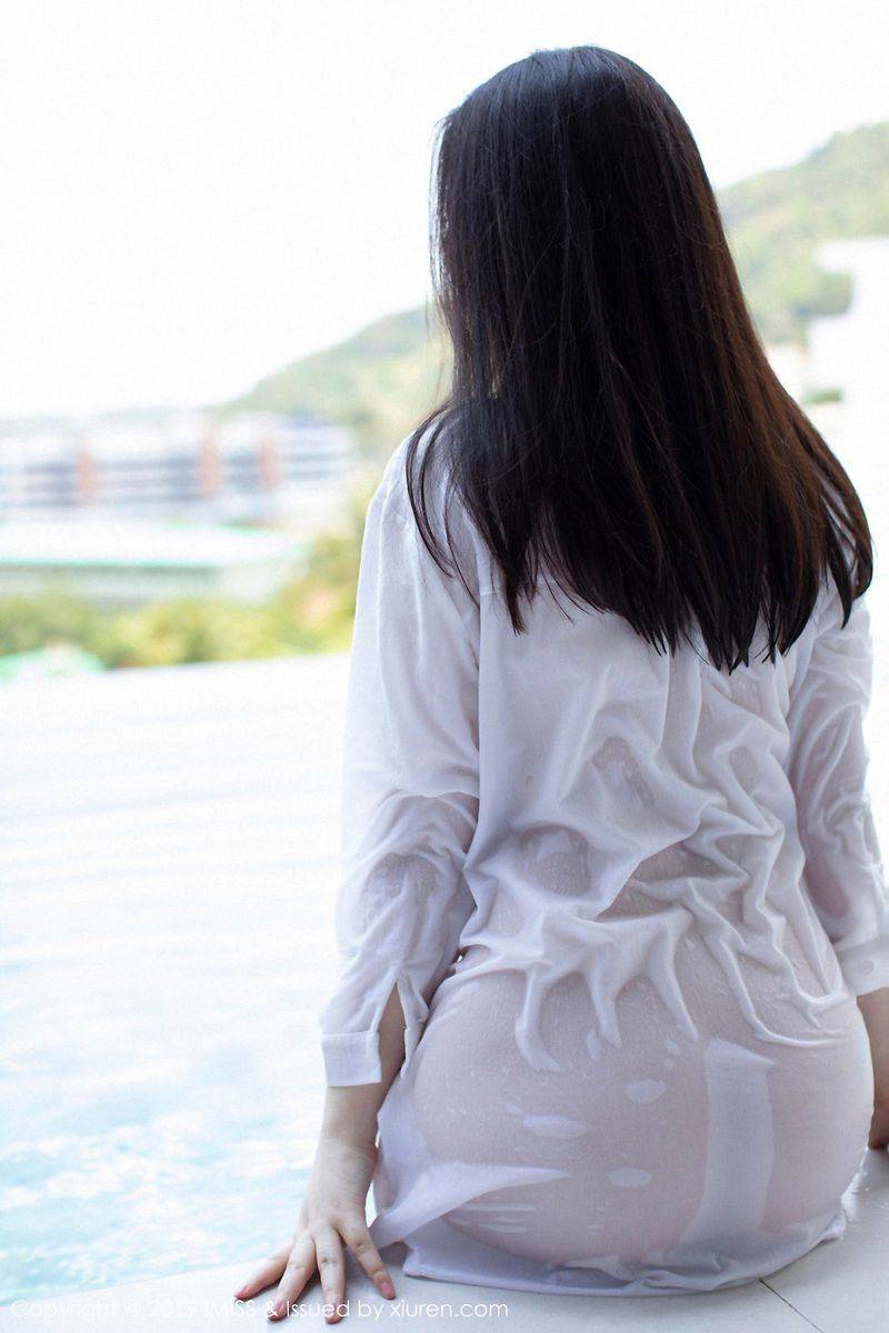 爱蜜社欧派女神恩一白衬衫黑丝美腿湿身诱惑普吉岛旅拍-21