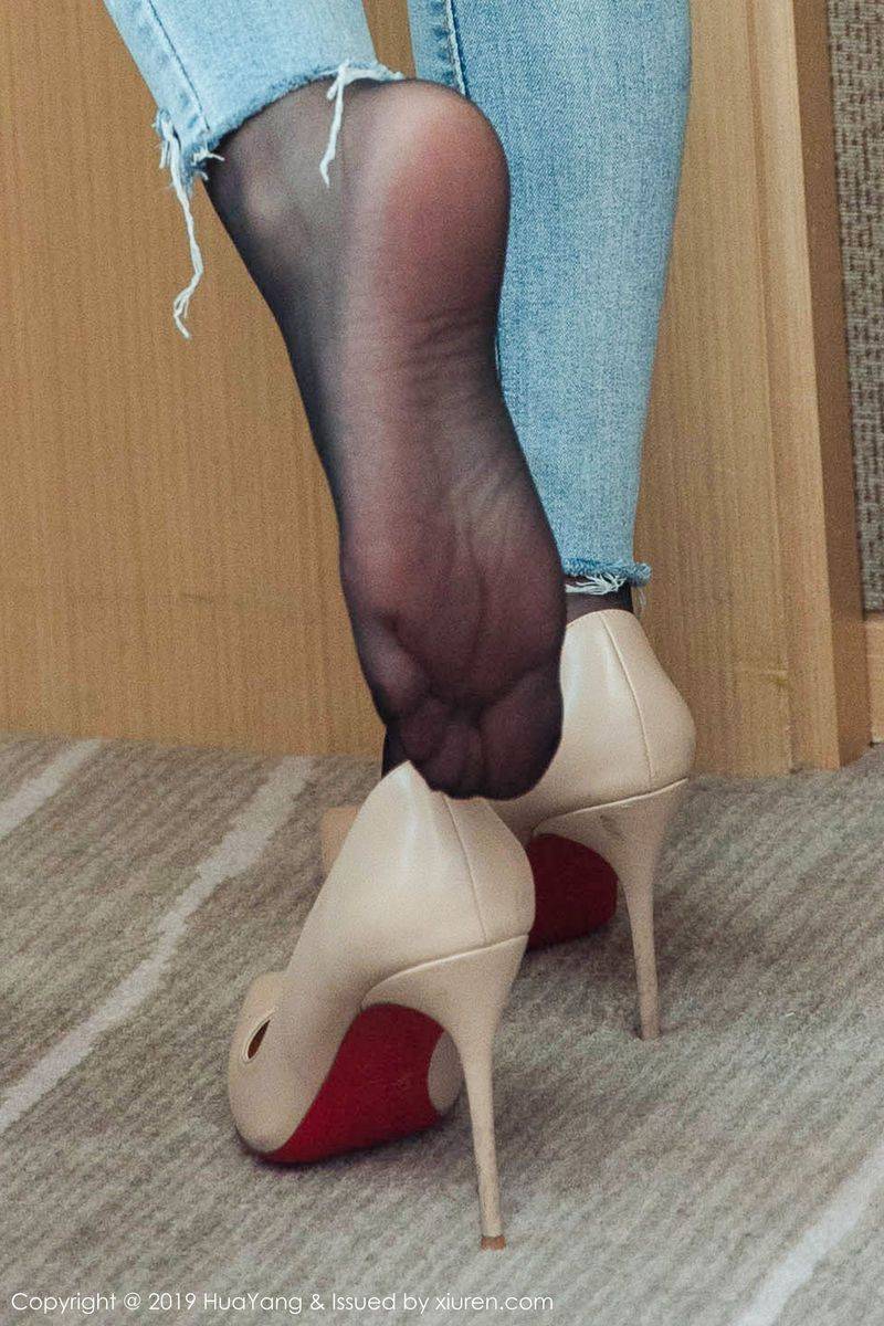 花漾Show性感女神周于希dummy黑丝美腿诱惑翘臀大尺度美图-20