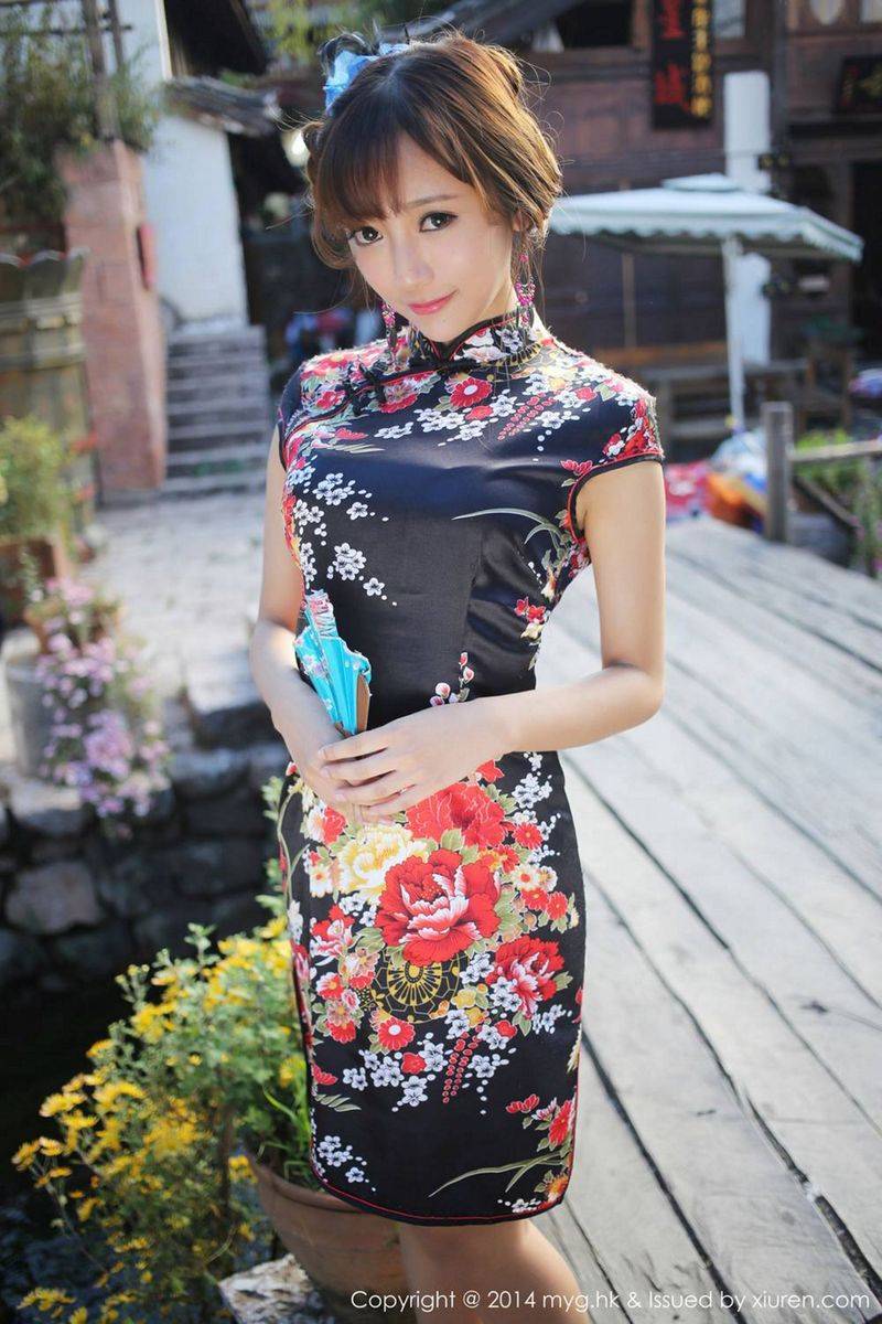 美媛馆性感女神王馨瑶Yanni韵味旗袍内衣诱惑户外风情写真-26