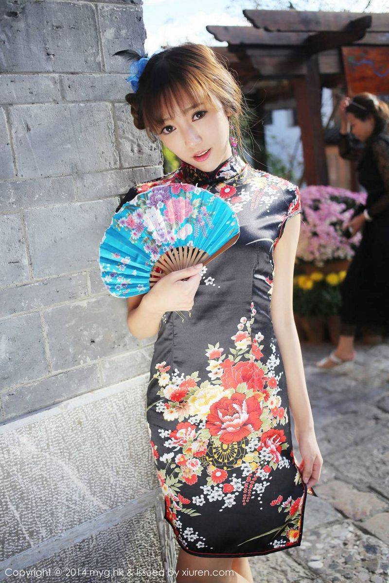美媛馆性感女神王馨瑶Yanni韵味旗袍内衣诱惑户外风情写真-41