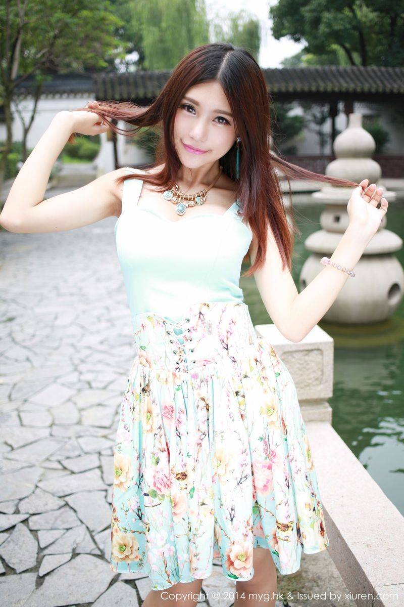 美媛馆美女模特绮里嘉ula极品身材身着长裙街拍写真-17