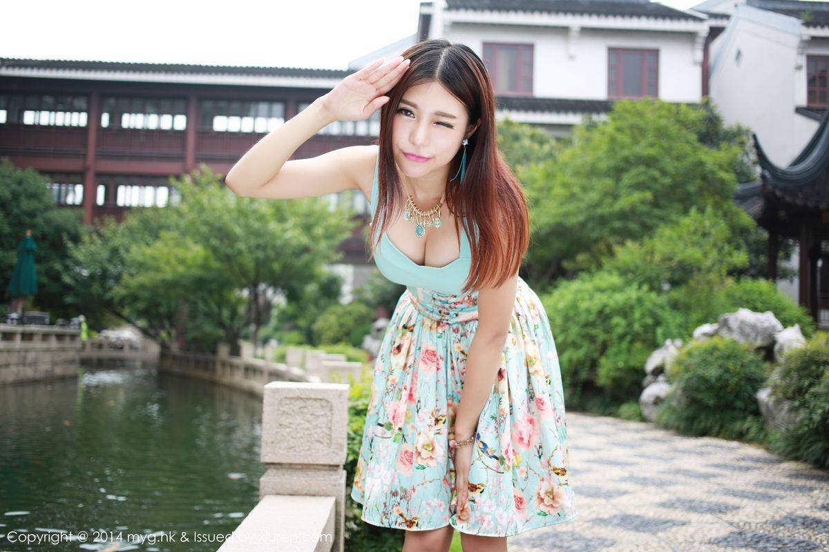 美媛馆美女模特绮里嘉ula极品身材身着长裙街拍写真-52