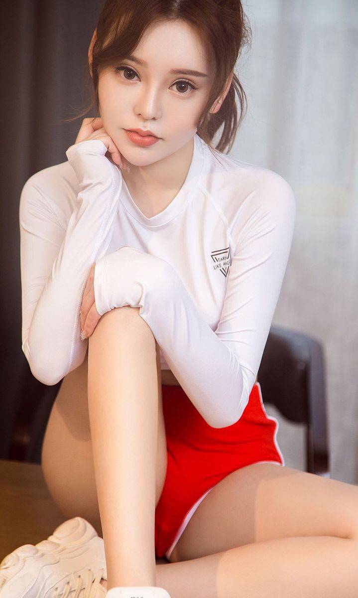 尤果网美女模特梦晗白色深V开背毛衣波涛胸涌性感美图-7