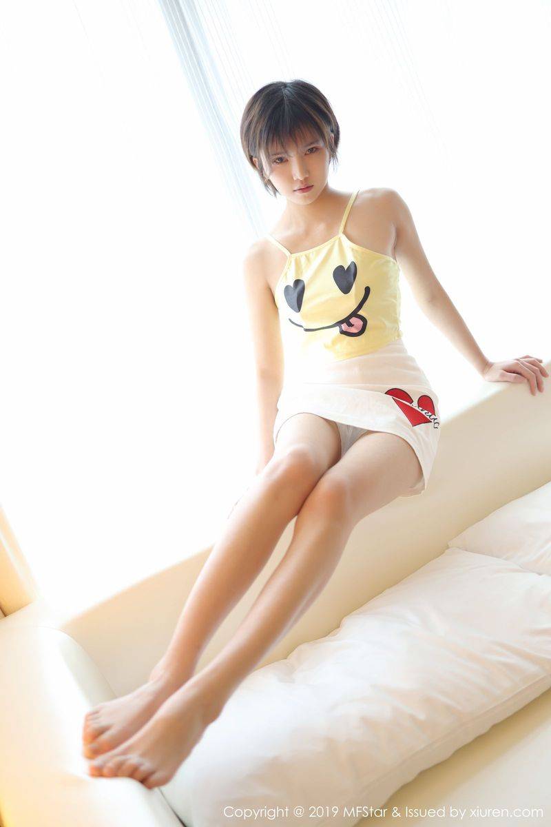 模范学院新人嫩模小姿2002精致五官修长美腿清纯可人写真-9