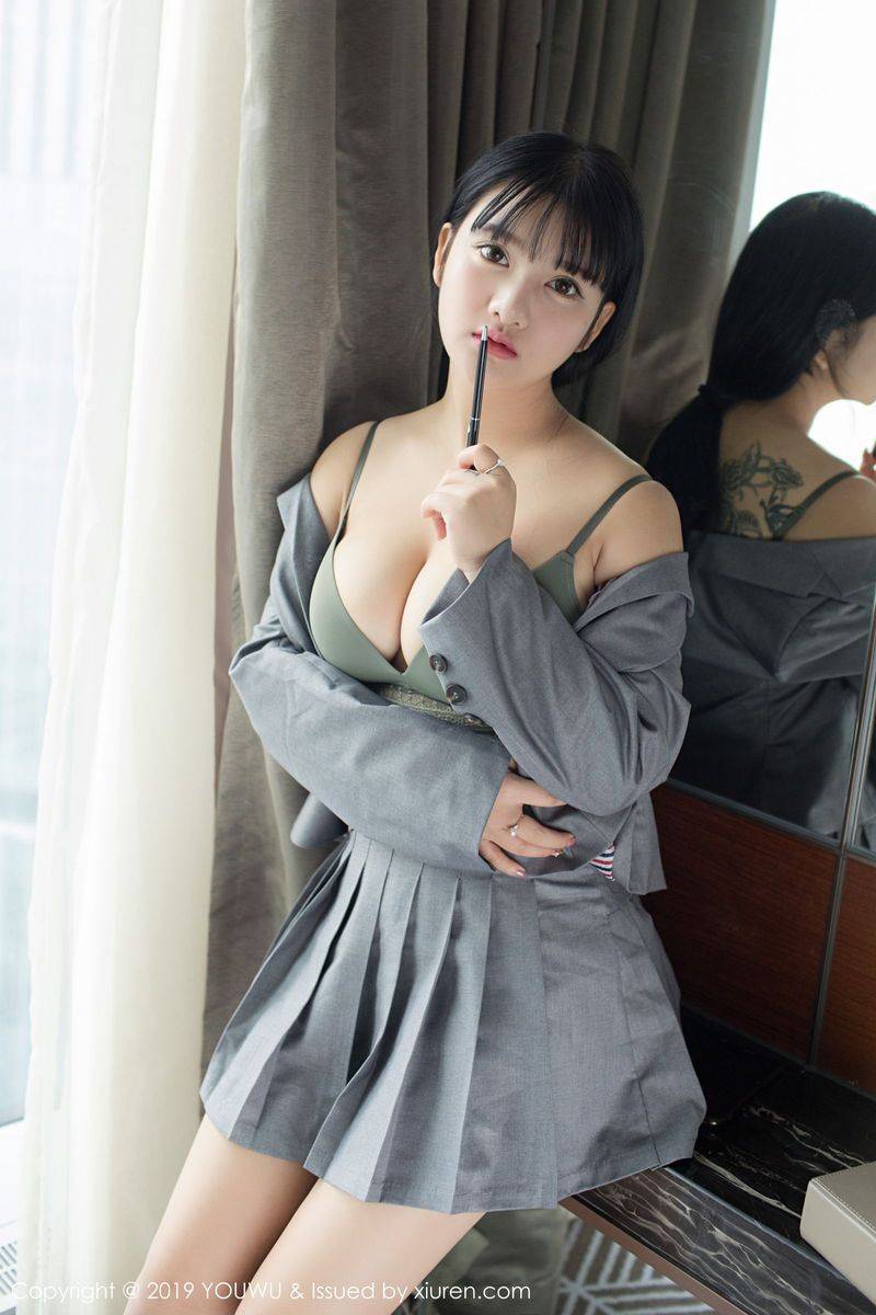 尤物馆性感女神小尤奈童颜巨乳完美身材制服诱惑写真-30