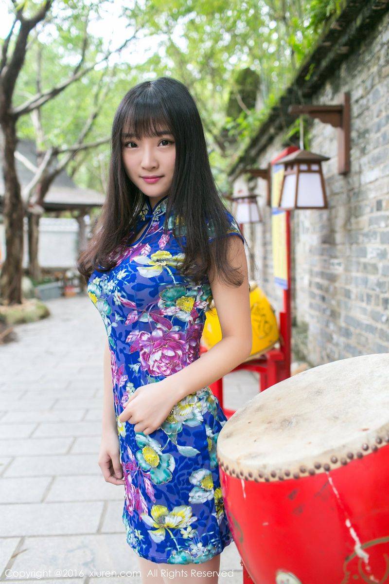 秀人网性感表妹夏瑶baby韵味旗袍内衣诱惑珠海御温泉旅拍-13