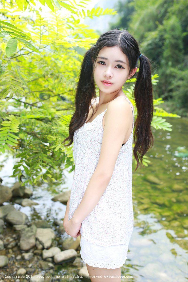 推女神清纯美女果味包子乖巧脸庞溪水映衬内衣诱惑美图-7