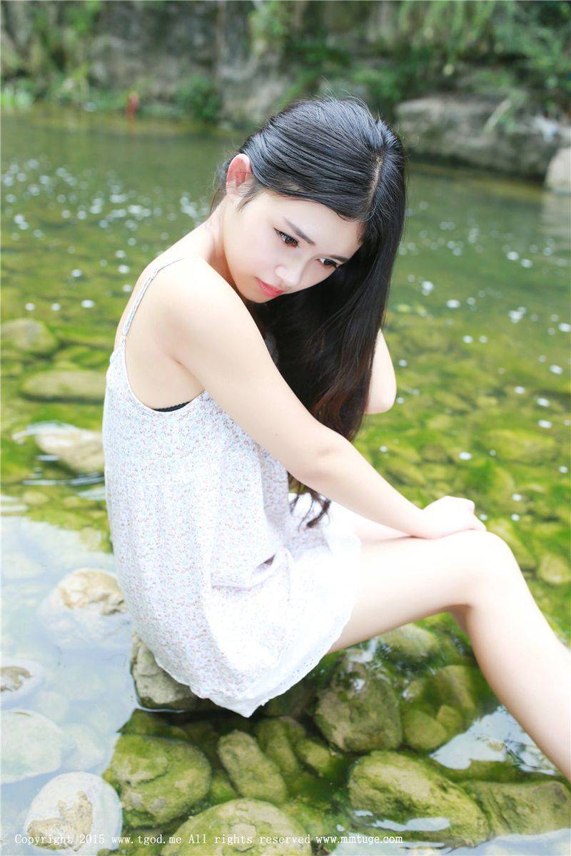 推女神清纯美女果味包子乖巧脸庞溪水映衬内衣诱惑美图-12