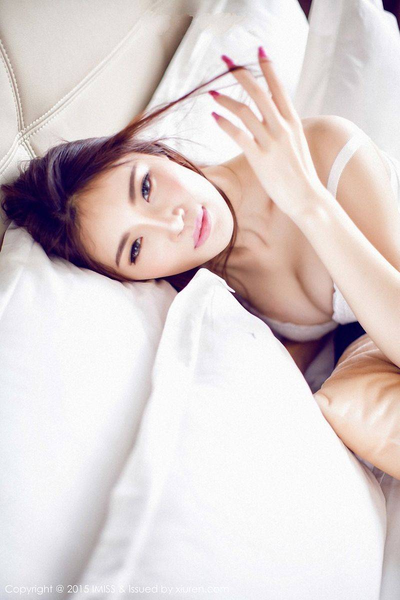 爱蜜社美女模特梁紫轩ALICE丝袜美腿白色蕾丝内衣诱惑写真-8