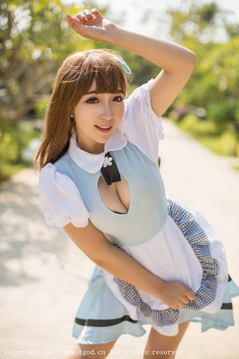 尤蜜荟性感旗袍女神黄歆苑热辣身材沙滩比基尼三亚旅拍-14