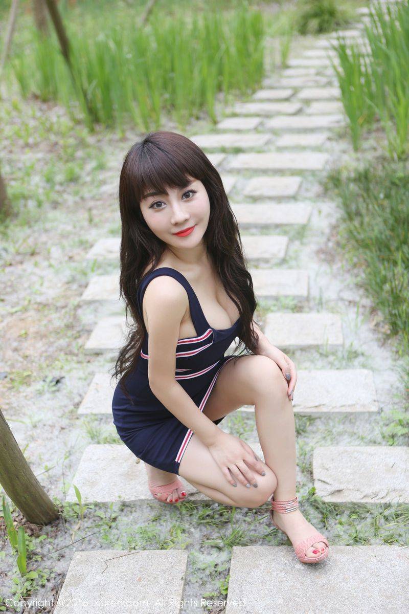 秀人网新人模特陈巧蓓isabella童颜巨乳热辣身材户外写真-33