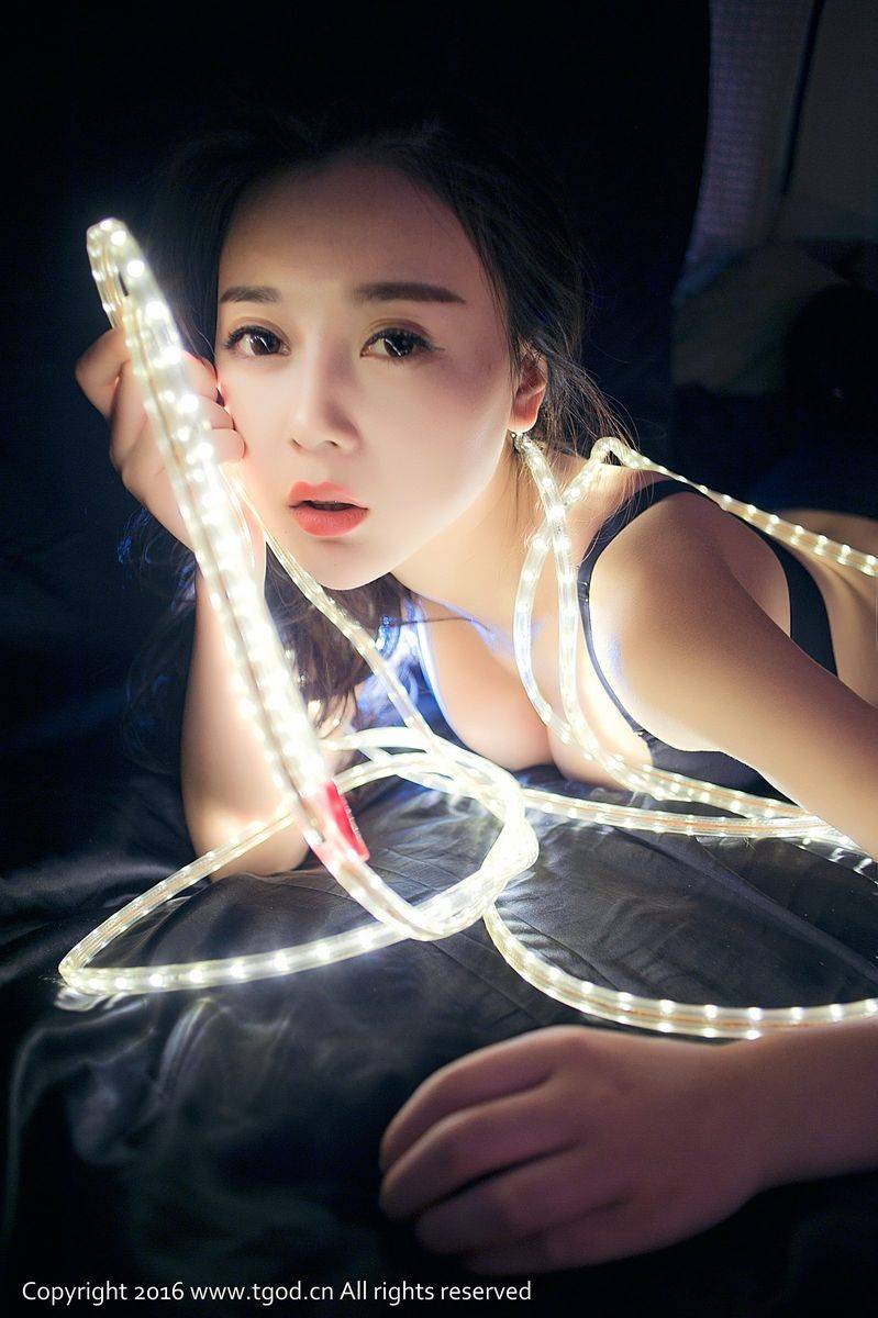 推女神足球宝贝赵小米Kitty白皙爆乳极品身材怦然心动套图