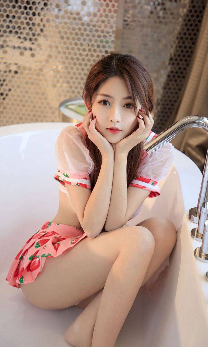 尤果网美女模特Shirley锐修长美腿翘臀美胸室内私房写真-31