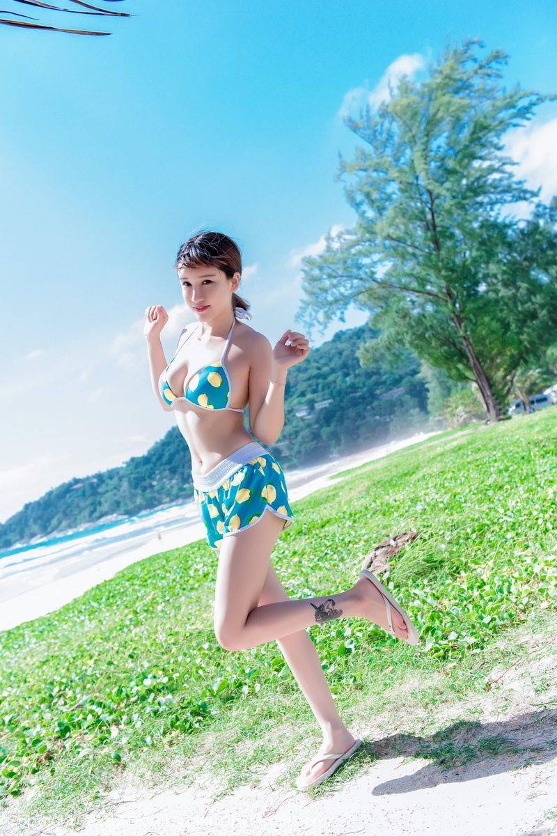 御女郎女神傲娇萌萌童颜巨乳大尺度湿身诱惑普吉岛旅拍-11