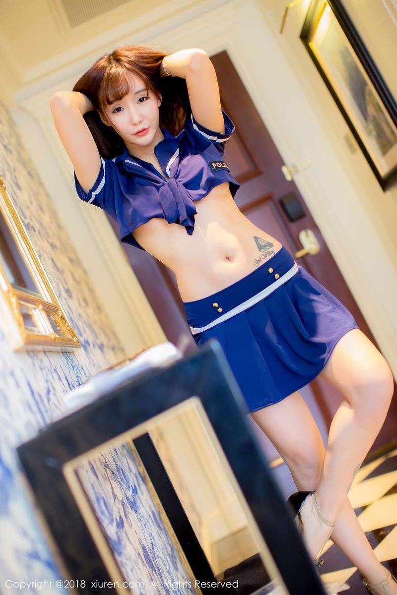 秀人网美女模特顾籼警花制服真空美胸修长美腿诱惑美图-5