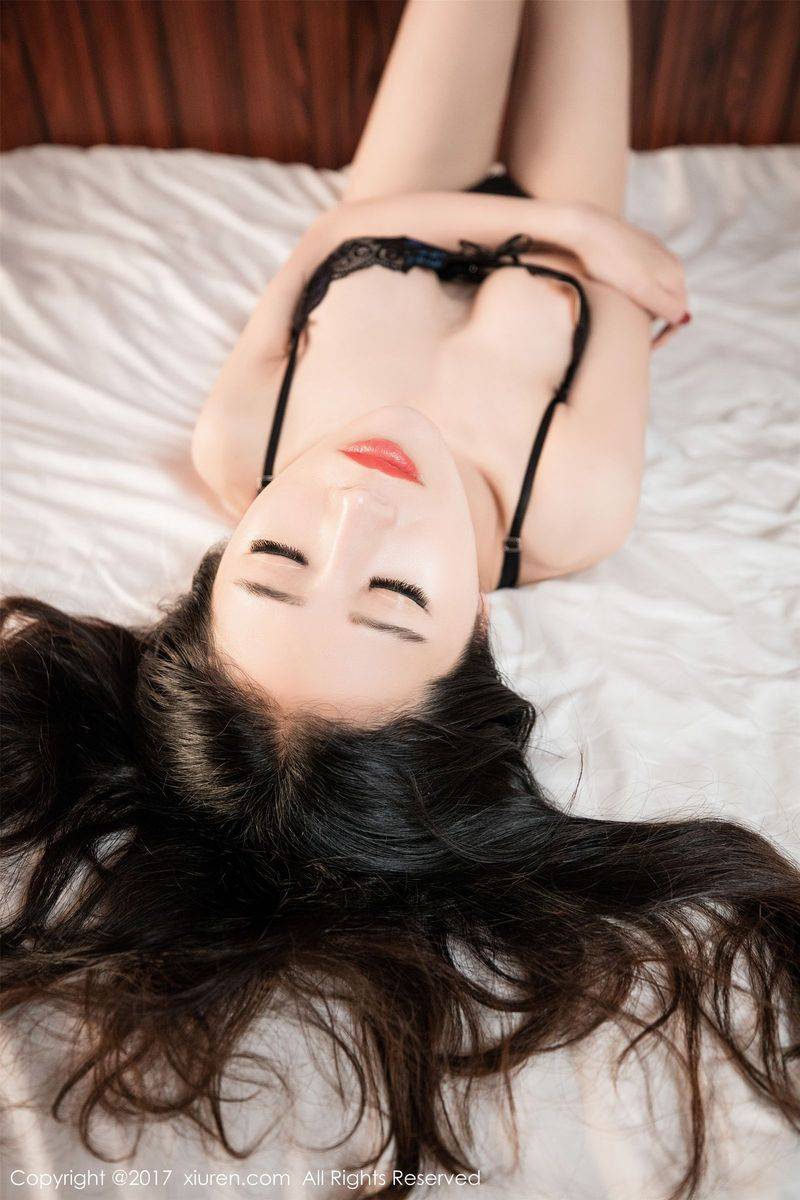 秀人网新晋嫩模馨怡透视蕾丝野性豹纹内衣诱惑首套写真-5