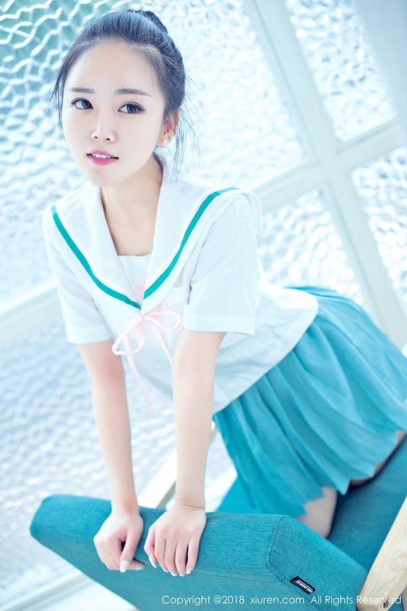 秀人网清纯萌妹子红气球童颜巨乳黑丝美腿内衣诱惑套图-15