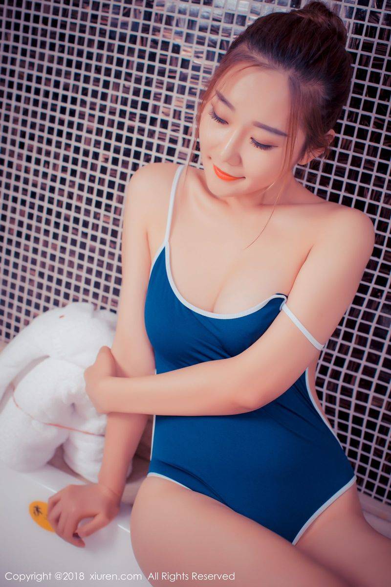 秀人网软妹子棉花糖Candy莹莹红唇浴室死库水湿身诱惑美图-19