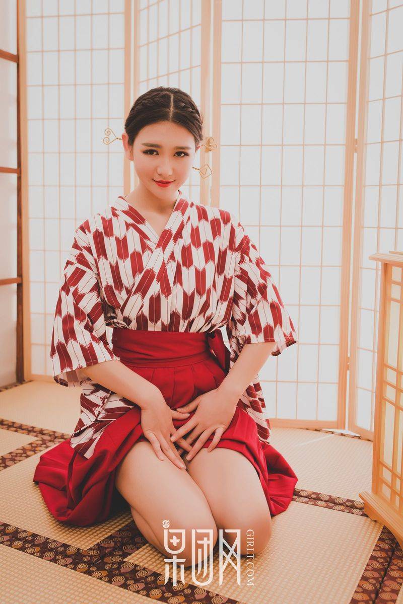 果团网性感萌妹子糖果儿妖娆和服修长美腿诱惑翘臀套图-3