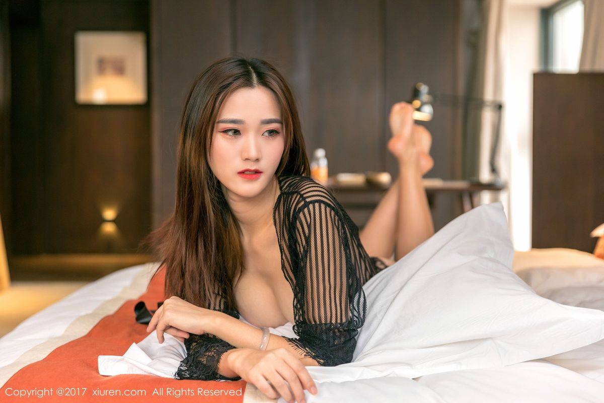 秀人网新人模特小米小米z黑色半透外衣丁字裤诱惑写真-36