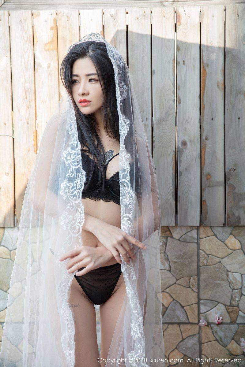 YY美女主播以瑟半透内衣曲线诱惑姿势撩人大尺度性感写真-22