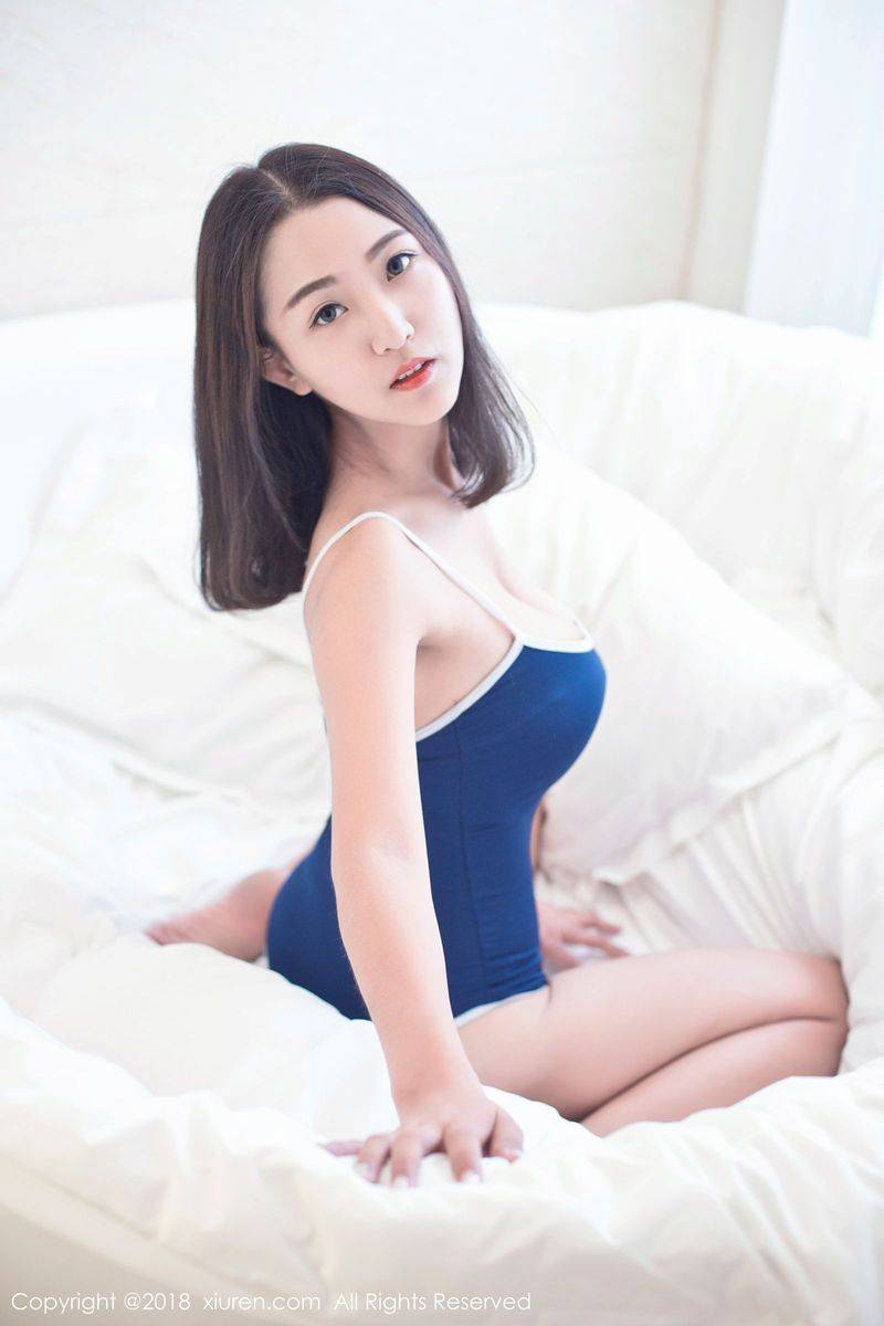 秀人网新晋嫩模七月Julie高挑身材黑丝美腿内衣诱惑写真-27