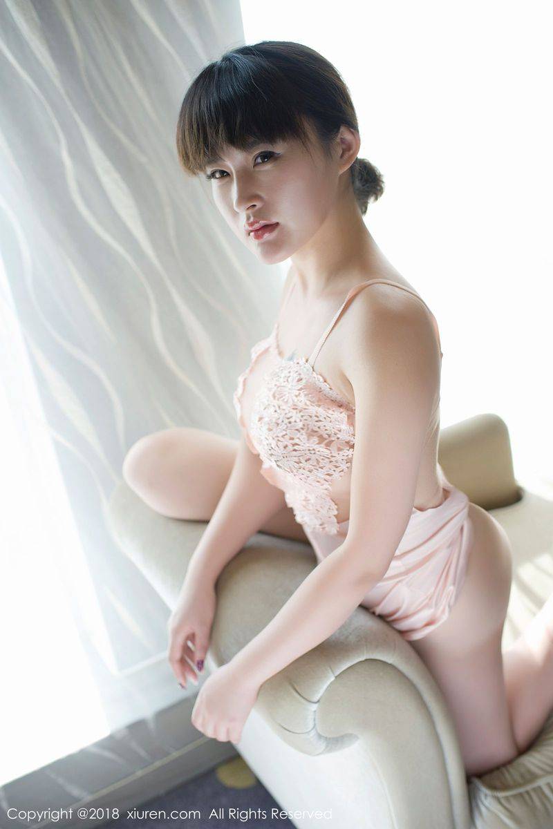 秀人网新晋美模思思sis白色衬衫职场OL粉色睡衣首套写真-40