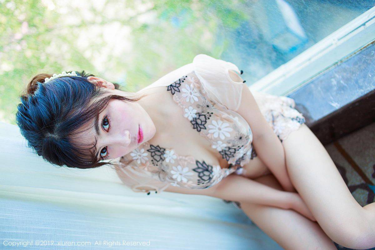 秀人网性感女神白甜娇小娇躯学生服清甜颜值诱人写真-43