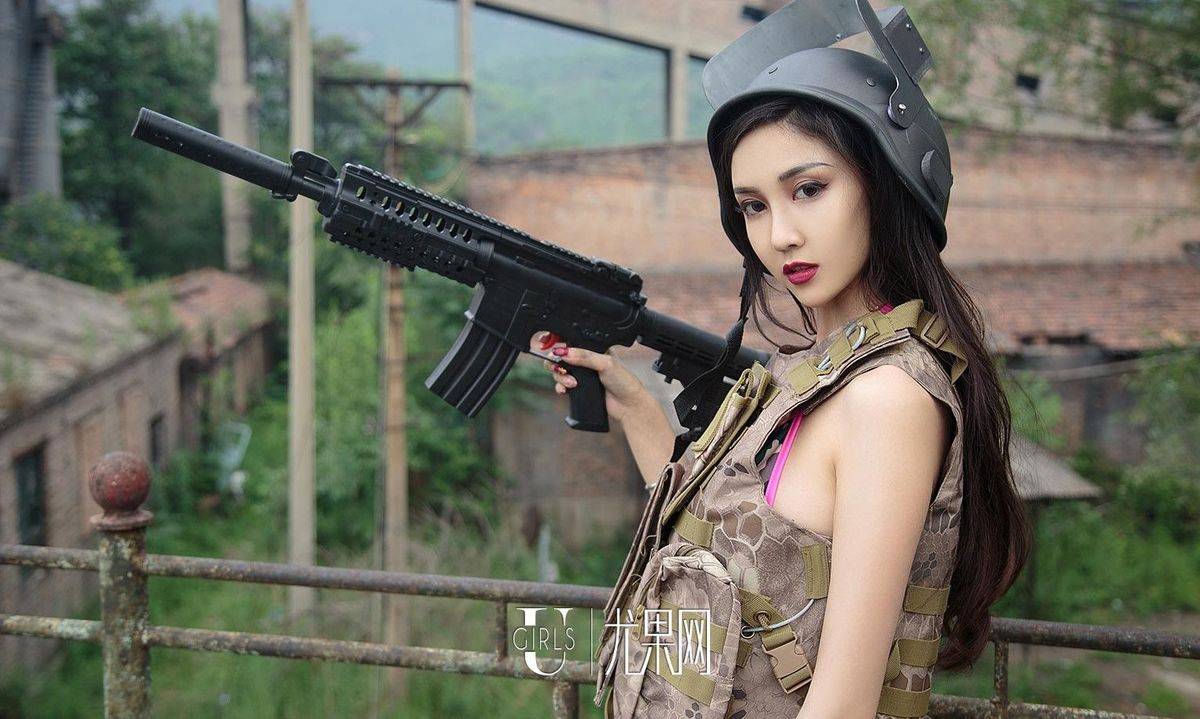 尤果网美女模特冯雪娇SIR三点式比基尼内衣诱惑冷艳写真-35