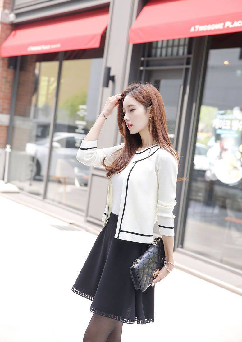 韩国性感女神孙允珠黑丝美腿超短裙小清新长发飘飘街拍-31