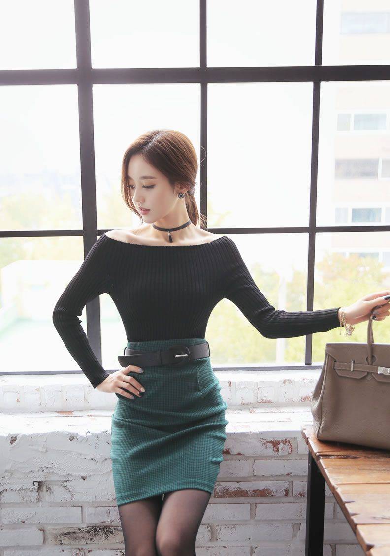 韩国性感女神孙允珠黑丝美腿超短裙小清新长发飘飘街拍-77