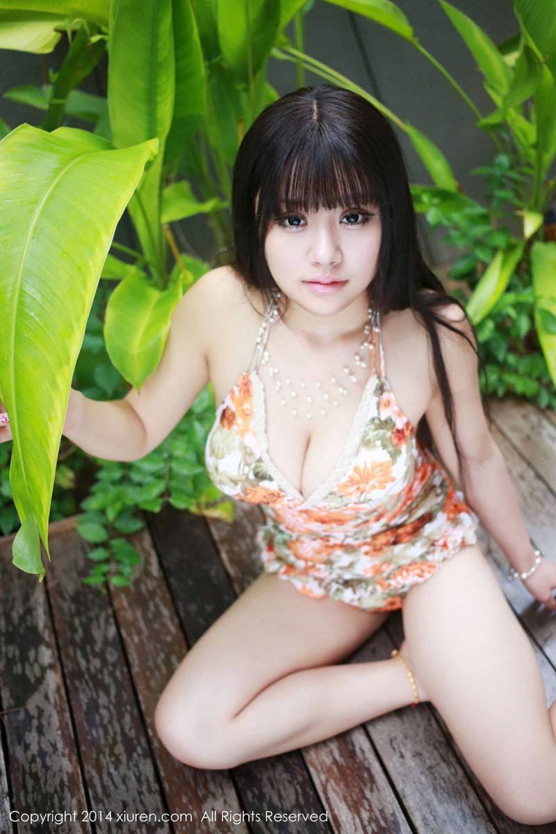 秀人网性感嫩模Barbie可儿童颜巨乳泳池比基尼白嫩美图-13