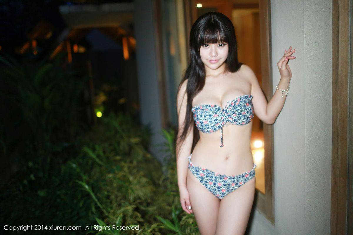 秀人网性感嫩模Barbie可儿童颜巨乳泳池比基尼白嫩美图-53