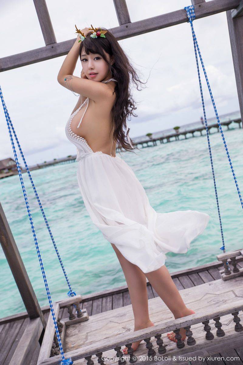 波萝社美女模特Barbie可儿童颜巨乳沙滩比基尼诱惑写真-38